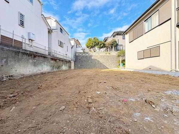 保土ケ谷区新築戸建カースペース2台吹抜広いお庭
