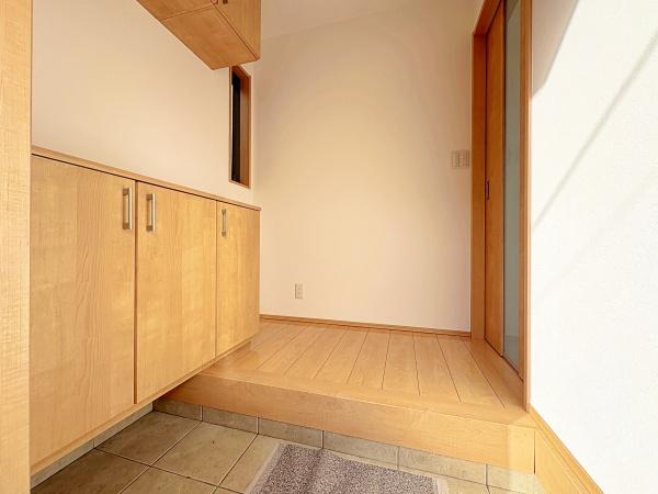 中区中古戸建LDK19帖ウッドデッキカースペース3台