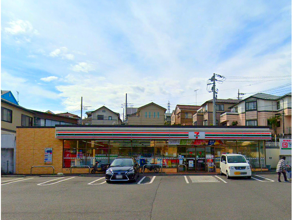 コスモヒルズ永田山王台【2面バルコニー】(セブンイレブン横浜六ッ川2丁目店)