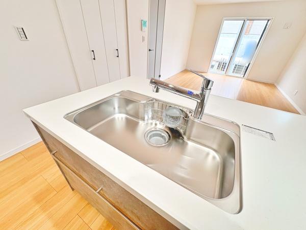 【1号棟】戸塚区新築戸建ルーバルパントリー