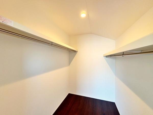 瀬谷区新築戸建LDK18帖2WIC3台駐車可SIC