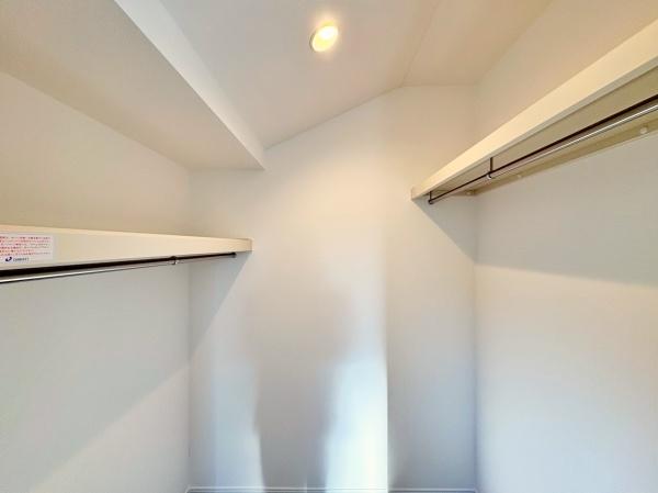 瀬谷区新築戸建LDK18帖2WIC3台駐車可SIC