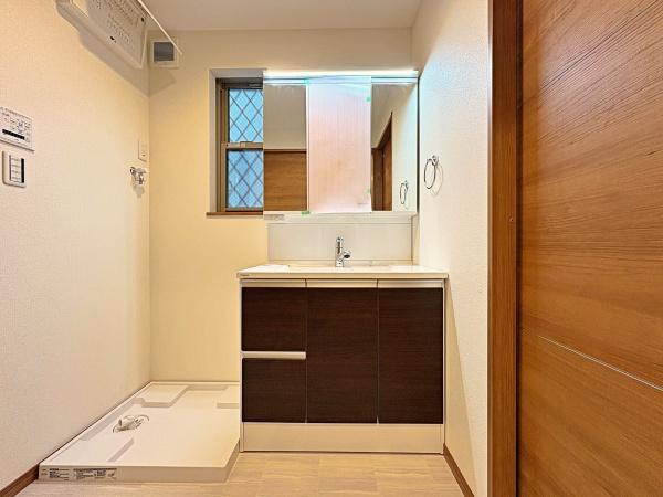 【B号棟】川崎市新築戸建ビルトイン車庫ロフト