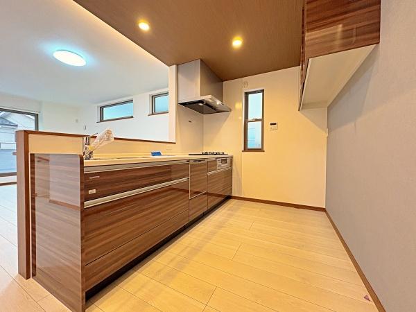 【B号棟】川崎市新築戸建ビルトイン車庫ロフト