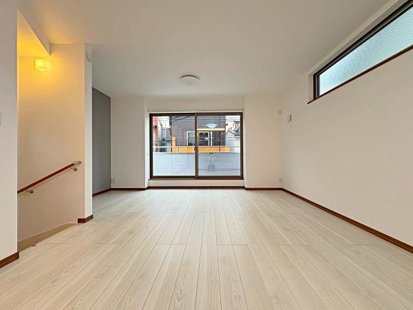 【B号棟】川崎市新築戸建ビルトイン車庫ロフト