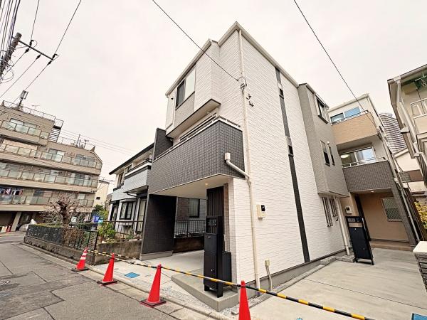 【B号棟】川崎市新築戸建ビルトイン車庫ロフト