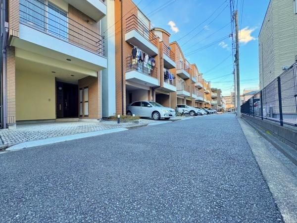 港北区中古戸建カーポートWIC南面バルコニー