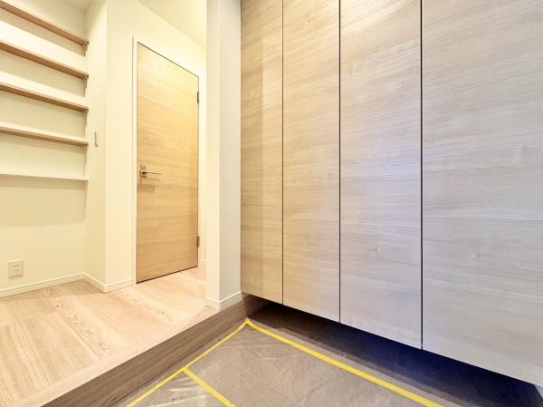 港北区中古戸建カーポートWIC南面バルコニー