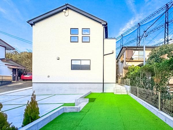 【1号棟】横浜市南区新築戸建オール電化太陽光パネル