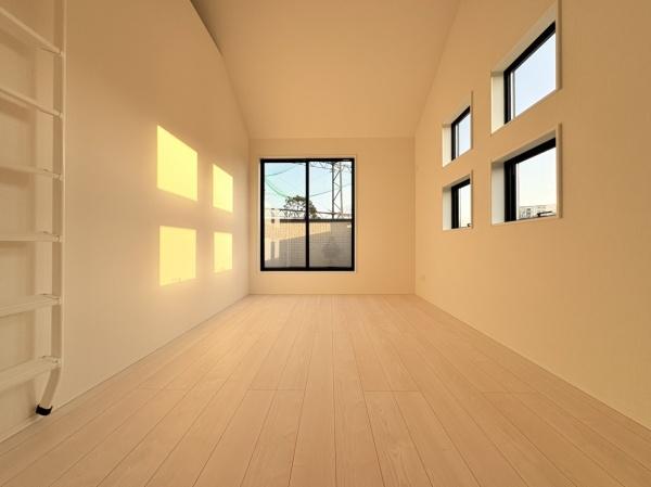 【1号棟】横浜市南区新築戸建オール電化太陽光パネル