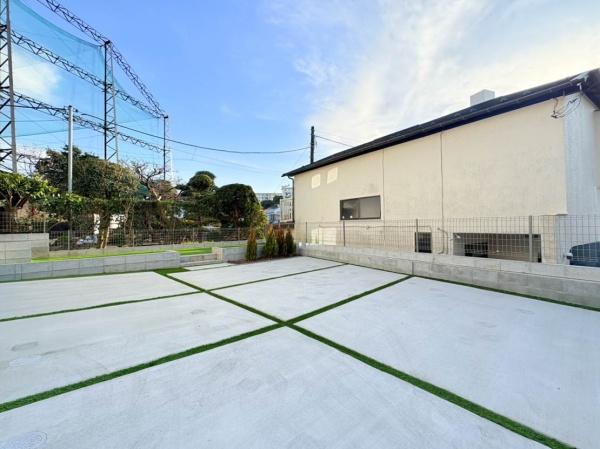 【1号棟】横浜市南区新築戸建オール電化太陽光パネル