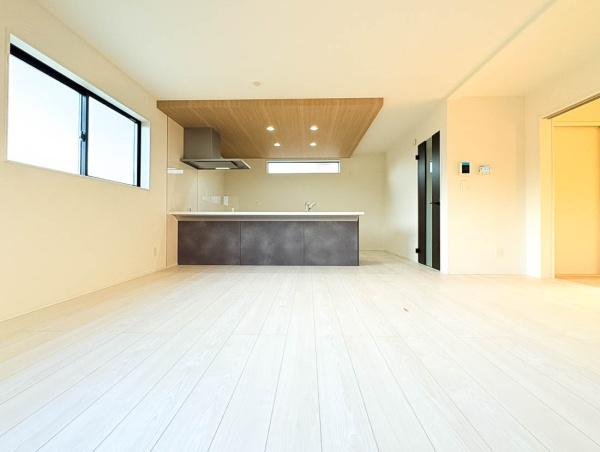 【1号棟】横浜市南区新築戸建オール電化太陽光パネル