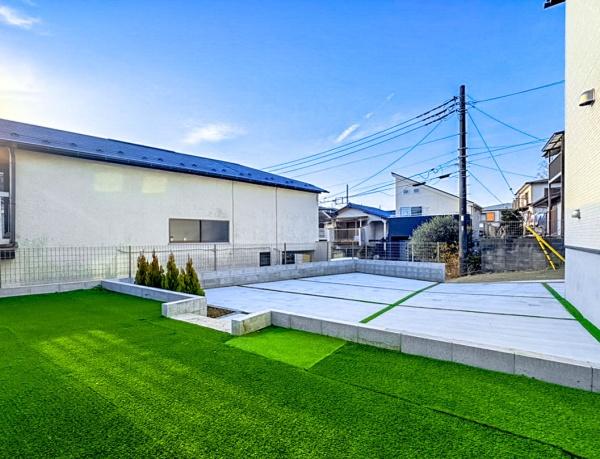 【1号棟】横浜市南区新築戸建オール電化太陽光パネル