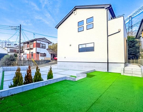 【1号棟】横浜市南区新築戸建オール電化太陽光パネル