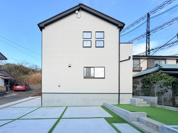 【1号棟】横浜市南区新築戸建オール電化太陽光パネル