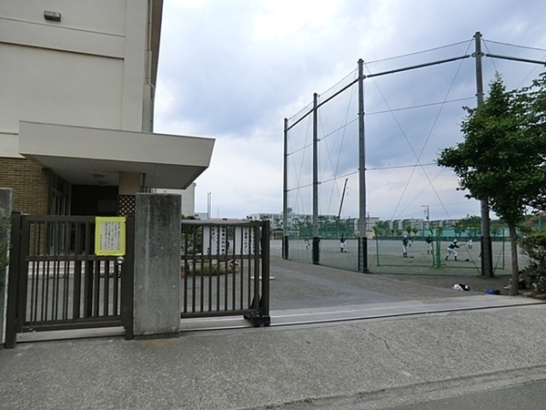 藤沢市新築戸建2台駐車可吹抜けバイクガレージ(藤沢市立高浜中学校)