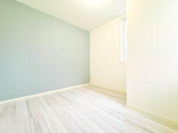 横浜市鶴見区新築戸建　ビルドインガレージ　3口コンロ