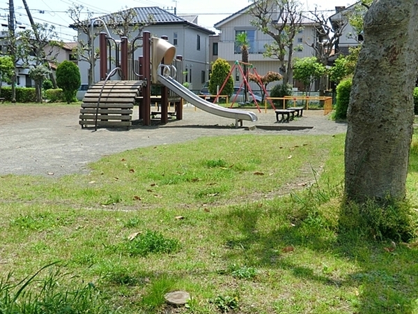 【4号棟】茅ヶ崎市新築戸建駐車場あり吹抜け(円蔵第一公園)