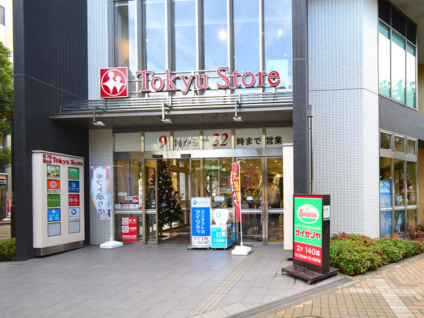 都筑区新築戸建南面バルコニー小屋裏収納(仲町台東急ストア)