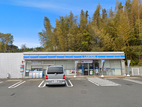 都筑区新築戸建南面バルコニー小屋裏収納(ローソン横浜都筑東方町店)