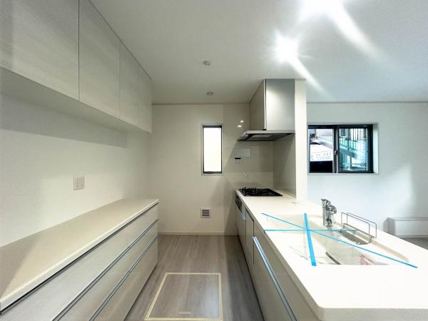 港南区新築戸建南面バルコニー角地