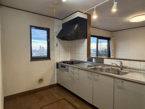 鶴見区中古戸建南面バルコニー和室眺望良好