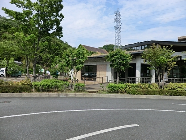 川崎市新築戸建　ビルドインガレージ　公園まで歩2分(東高根森林公園)