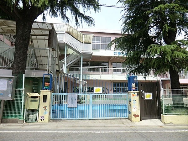 川崎市新築戸建LDK18帖以上パントリーリネン棚(西三田幼稚園)