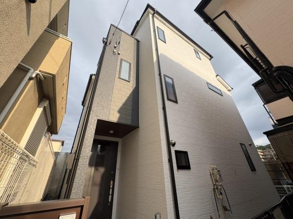 川崎市新築戸建LDK18帖以上パントリーリネン棚