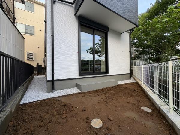 川崎市新築戸建LDK18帖以上パントリーリネン棚