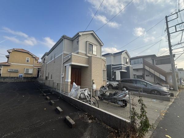 藤沢市中古戸建平坦都市ガスカースペース2台