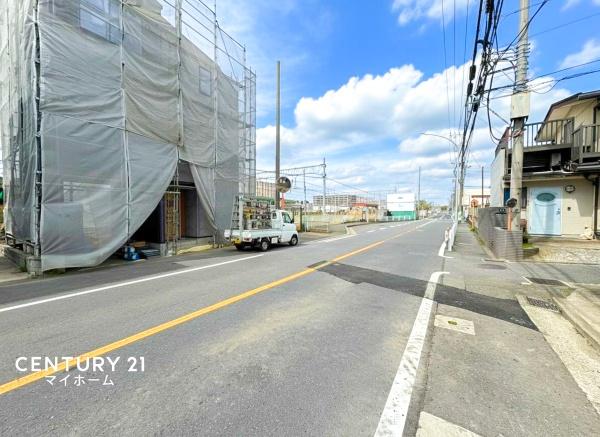 戸塚区新築戸建ビルトイン車庫ウッドデッキ