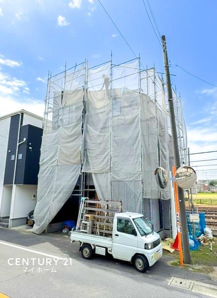 戸塚区新築戸建ビルトイン車庫ウッドデッキ