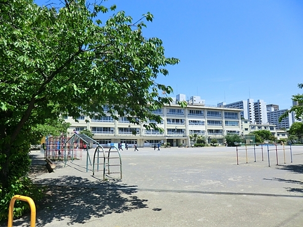 グランエステ川崎ツインタワー弐番館(川崎市立幸町小学校)