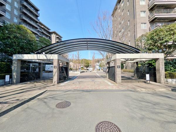 エステスクエア成瀬壱番館【角部屋オートロック】