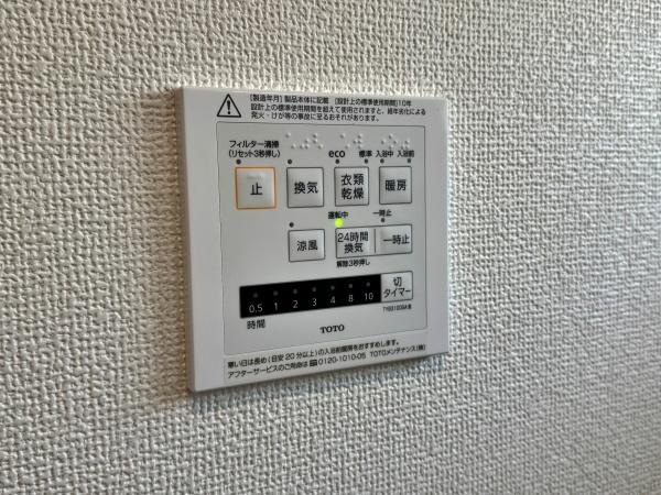 青葉区新築戸建カースペース並列4台カウンターキッチン