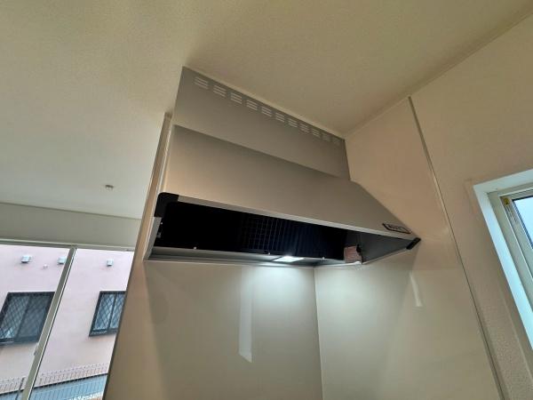 青葉区新築戸建カースペース並列4台カウンターキッチン