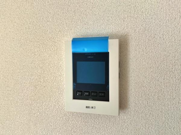 青葉区新築戸建カースペース並列4台カウンターキッチン