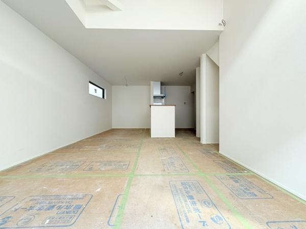 【B棟】寒川町新築戸建カースペース2台WIC吹抜