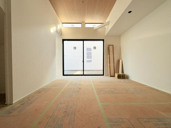 【B棟】寒川町新築戸建カースペース2台WIC吹抜