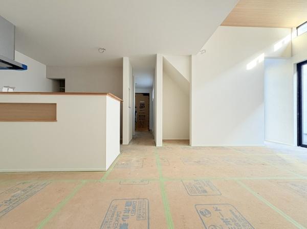 【B棟】寒川町新築戸建カースペース2台WIC吹抜