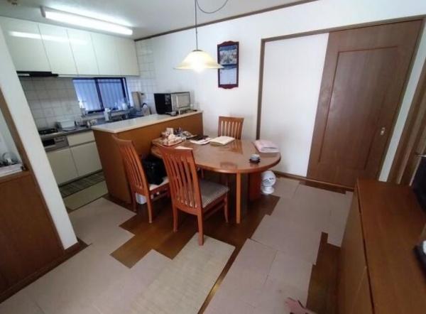 神奈川区中古戸建地下車庫庭付陽当り◎