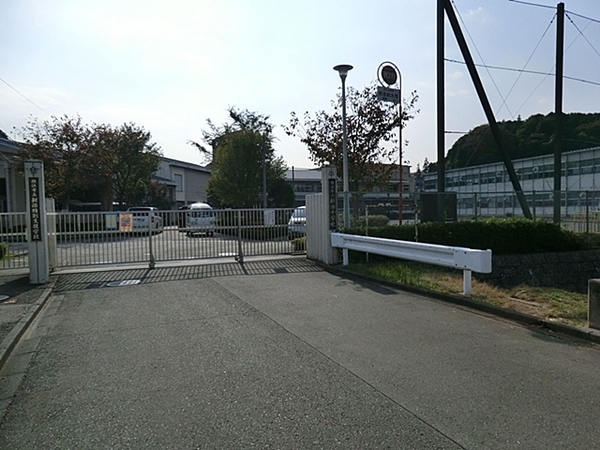 横浜市緑区三保町の中古一戸建て(横浜市立新治小学校)