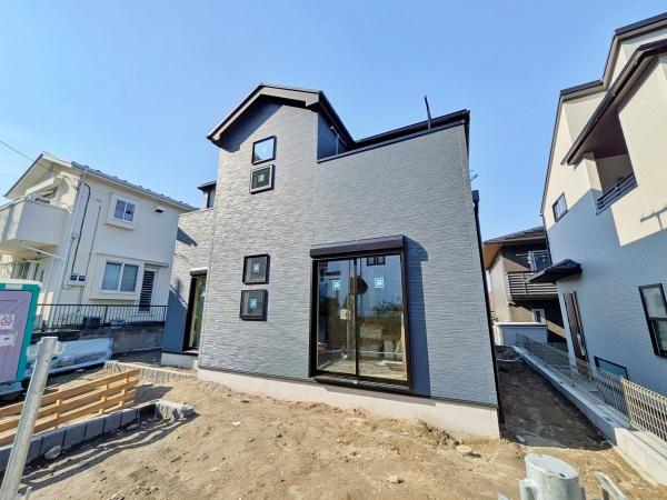 金沢区新築戸建2台駐車可SIC南向き庭付