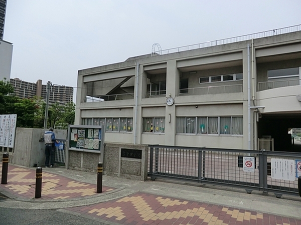 バースヒル溝の口リベルテB【駅歩8分3駅3路線利用可】(川崎市立高津中学校)