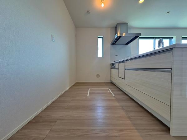【1号棟】保土ケ谷区新築戸建約16坪の畑付きWIC