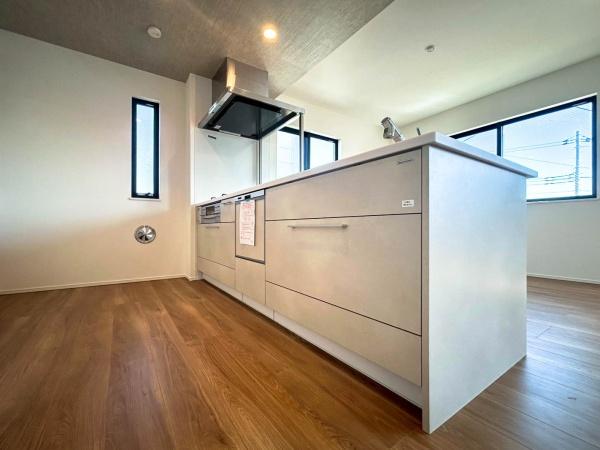 【6号棟】藤沢市新築戸建パントリールーバル