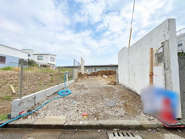 鎌倉市新築戸建カースペース3台敷地面積77坪超