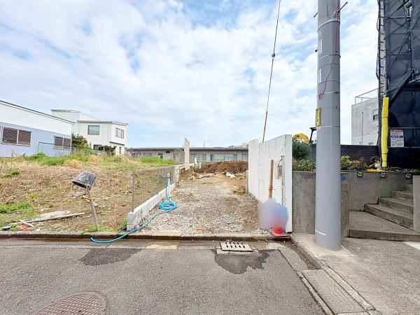 鎌倉市新築戸建カースペース3台敷地面積77坪超