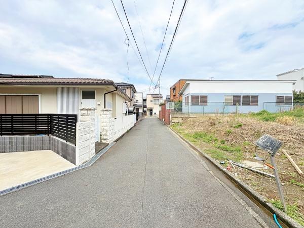 鎌倉市新築戸建カースペース3台敷地面積77坪超